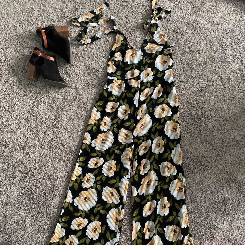 Forever21 | Black Floral Jumpsuit